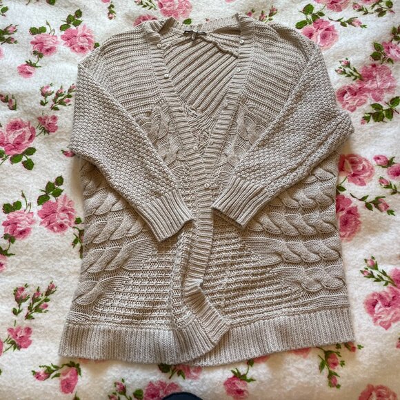 100% Acrylic tan brown button up knitted cardigan! - Picture 13 of 16